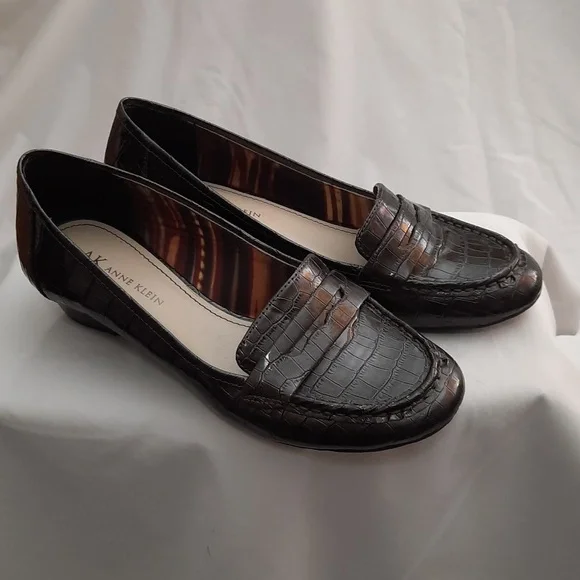 AK Anne Klein Women's Alligator Print Loafers Size 6M - Picture 1 of 11